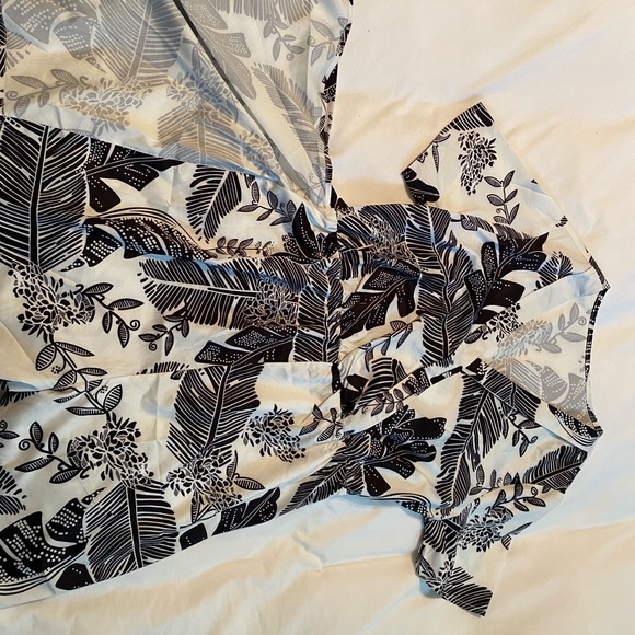 Black and White Wrap Romper - Picture 2 of 3